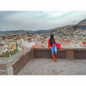 Meet your Posher, Lina